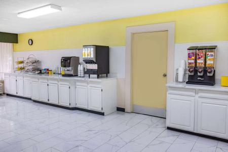 Days Inn & Suites by Wyndham Williamsburg Colonial - 14