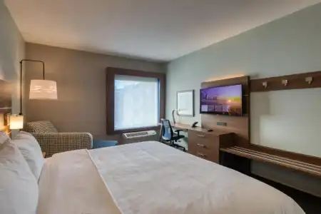 Holiday Inn Express & Suites Charlotte - South End by IHG - 57