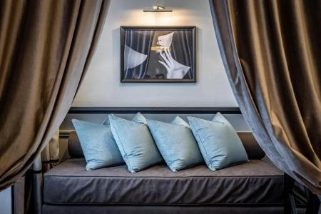 Ungherese Small Luxury - 62