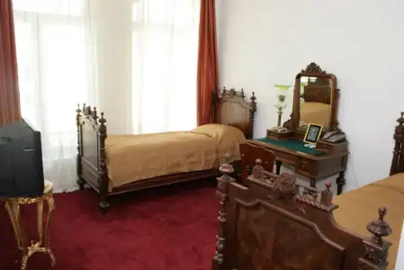 Pirosmani - 3