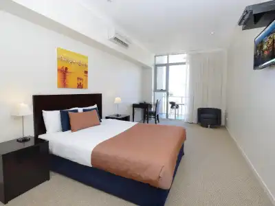 Macquarie Waters Boutique Apartment - 48