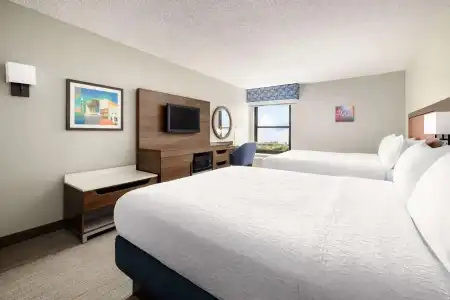 Hampton Inn Laredo - 46