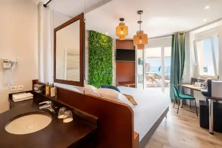 Best Western Plus La Rade - 11