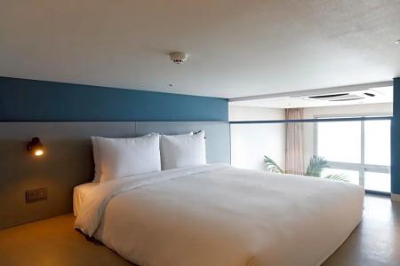 The Week & Resort - 101