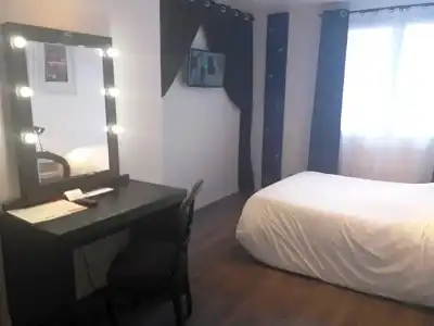Hôtel de La Paix - 11
