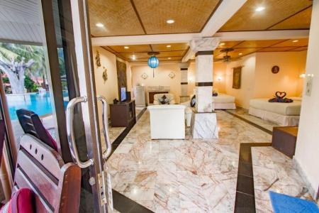 Laguna Beach Club Resort - 102