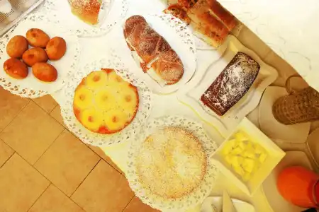 Coralia Bed and Breakfast - 11