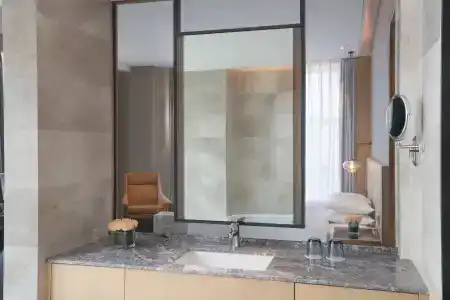 Courtyard by Marriott Zhengzhou Airport - 8