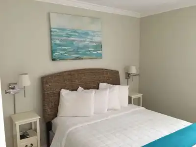 OceanSide Boutique - Hollywood - 4