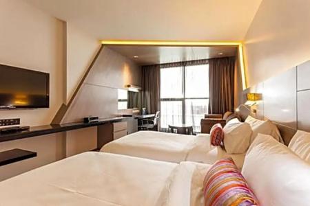 Hyatt Place Bangkok Sukhumvit 1 - 49