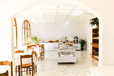 Hôtel Les Arbousiers - 13