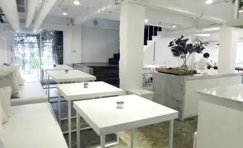 Everyday Sunday Social Hostel - 13
