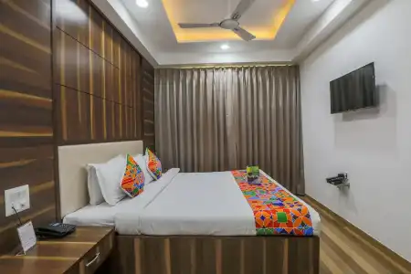 FabPrime Sapphire Inn - 36