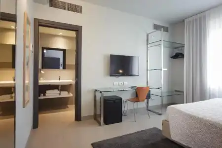 Hotel - 36