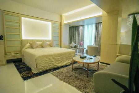 Peninsula Grand - 53