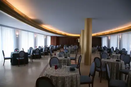Royal - 7
