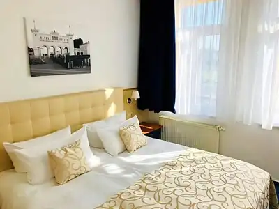 am Bayrischen Platz - 5