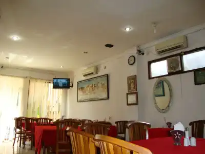 Gloria Amanda - 28
