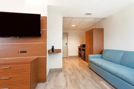 Holiday Inn Express & Suites Panama City Beach - Beachfront by IHG - 85