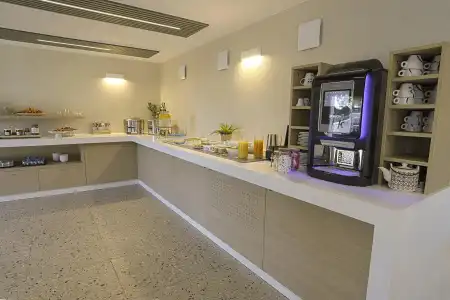 Kyriad Montpellier Sud - A709 - 75