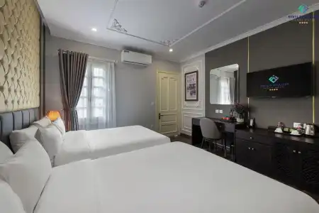 Hanoi Louis - 50