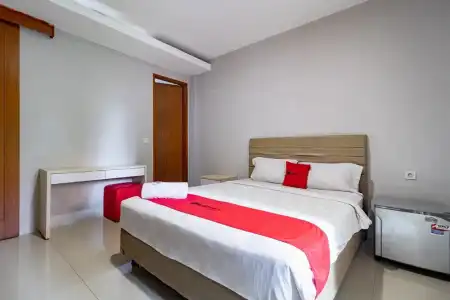 RedDoorz Plus near Cilandak Town Square 2 - 32