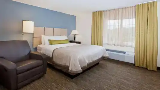 Sonesta Simply Suites Charlotte University - 40