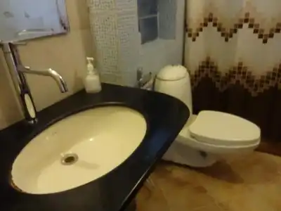 Renzo's Inn - 4