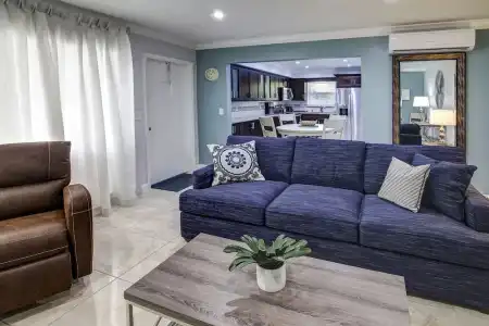 May-Dee Suites - 58