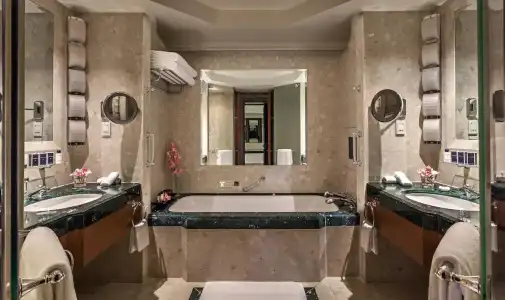 The Peninsula Bangkok - 14