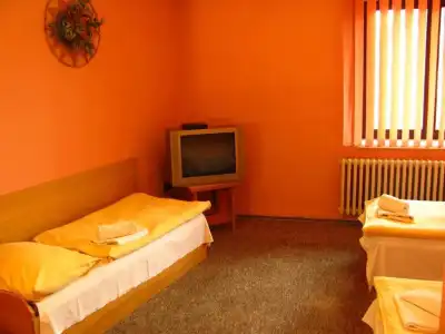 Isora - 25