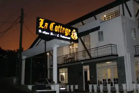 La Cottage Boutique & Restaurant - 46