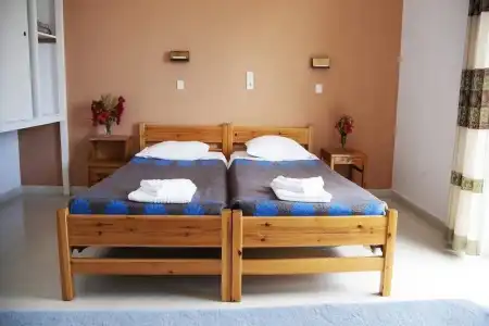 Manolis Studios - 3