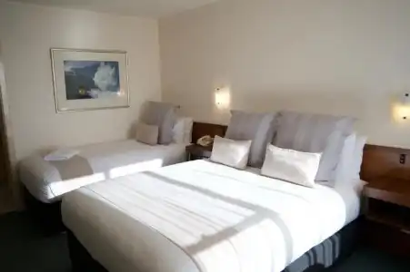 SureStay by Best Western The Clarence on Melville - 17