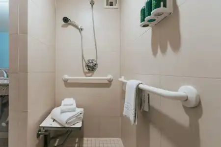 Courtyard by Marriott Los Angeles LAX/Century Boulevard - 49