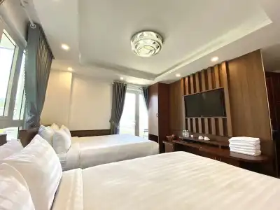 Dallas DaLat - 4