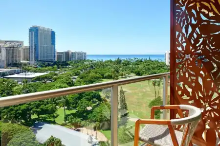 Luana Waikiki & Suites - 40