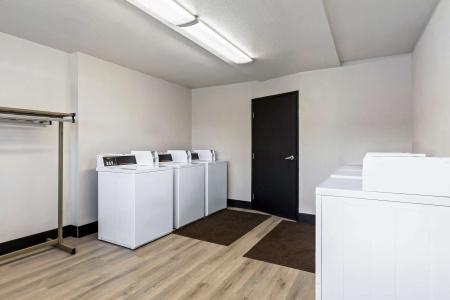 SureStay By Best Western Phoenix Airport - 24