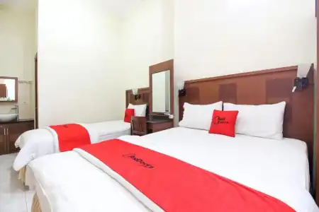 RedDoorz Plus @ Tegal Panggung - 18