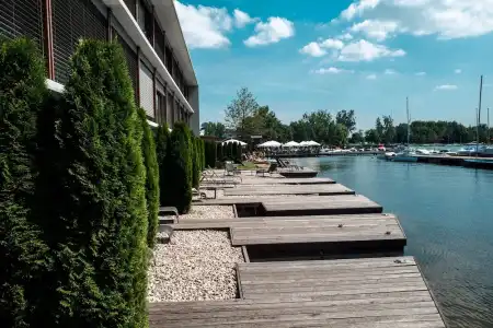 Przystań & Restaurants - 76