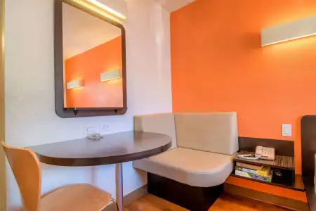 Motel 6 Las Vegas, NV – I-15 Stadium - 4