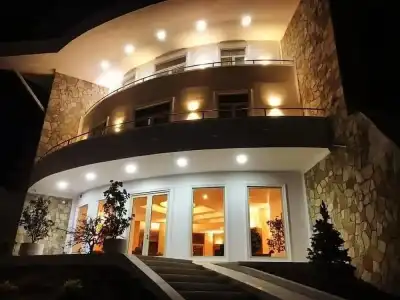 Chateau Linza Resort - 0