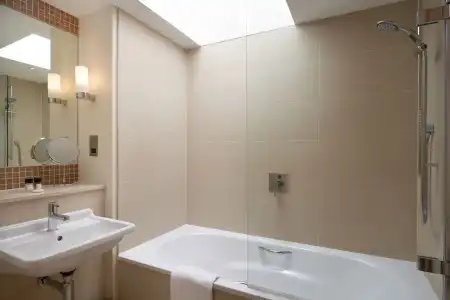 The Resident Kensington - 8