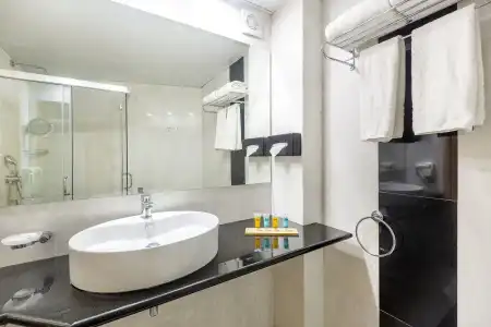 Oasis Apartments - 79