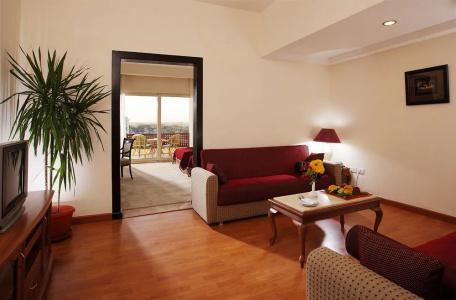 Golden 5 Sapphire Suites - 3