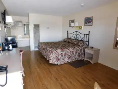 Royal Host Motel - 29