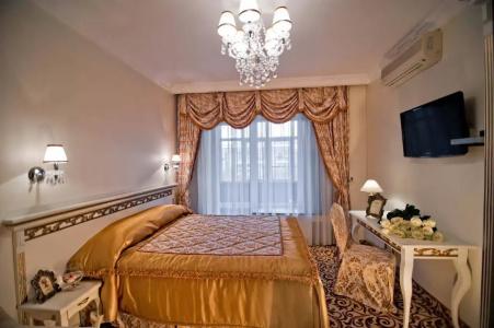 Royal City - 6
