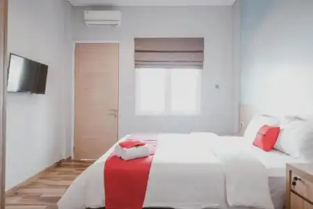 Reddoorz Plus @ Karet Pedurenan 3 - 40