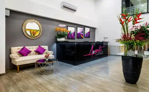 Avanti Boutique - 1