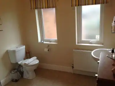Lakeside Guest House - 6